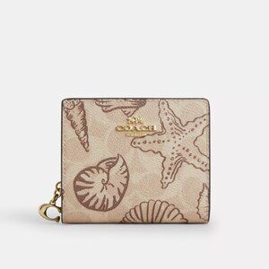 NWT Coach CBO72 Snap Wallet In Signature Canvas With Shell Print In Sand Multi